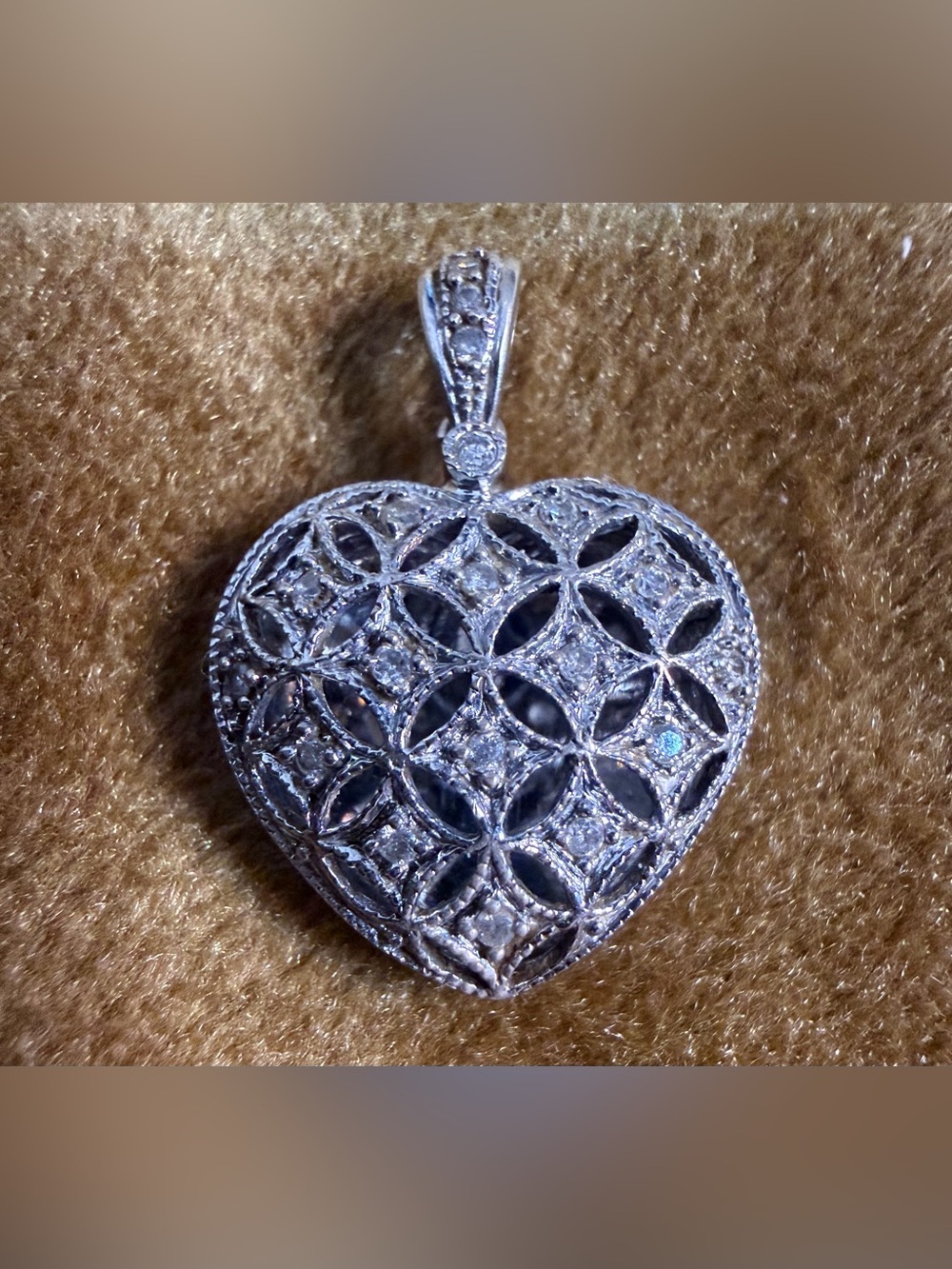 Vintage 14 K Solid Gold Delmar Diamond Locket - Picture 5 of 10